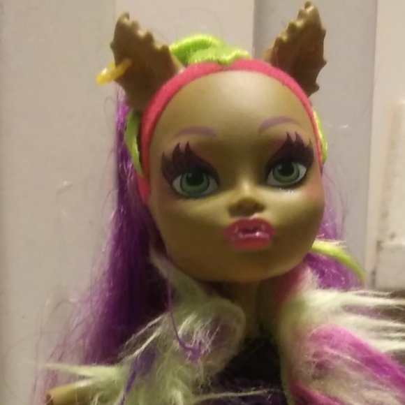 Clawvenus doll from Monster High Freaky Fusion - missing left arm at elbow - Picture 3 of 5